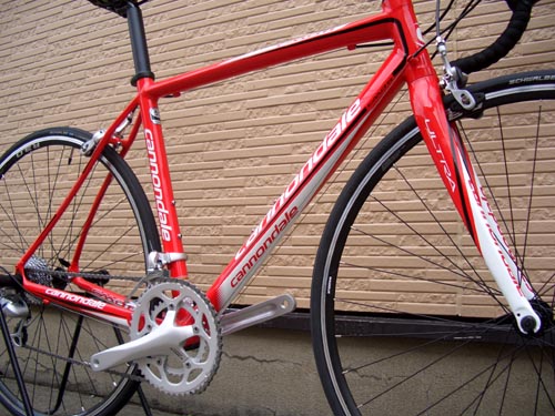 キャノンデール　CAAD8 フィジークサドル　2011モデル　完成車 キャノンデールCAAD8 フィジークサドル2011モデル完成車